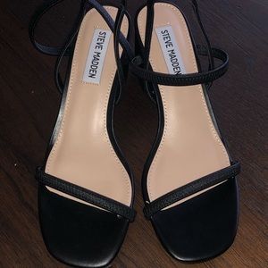 Steve Madden Inessa black Heels